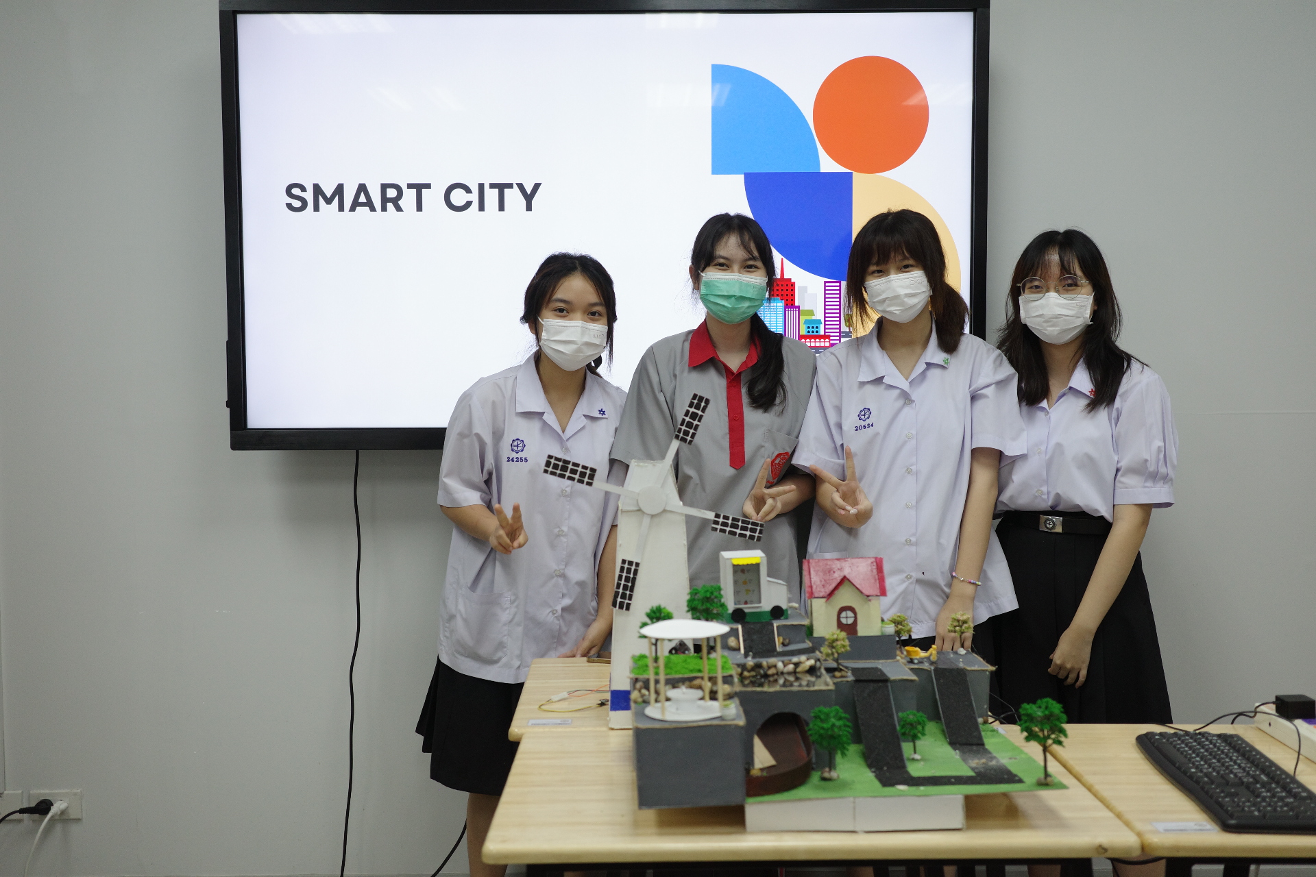 Mimetic smart city-ผลงานนักเรียนในรายวิชาไมโครคอนโทรลเลอร์ ม.5