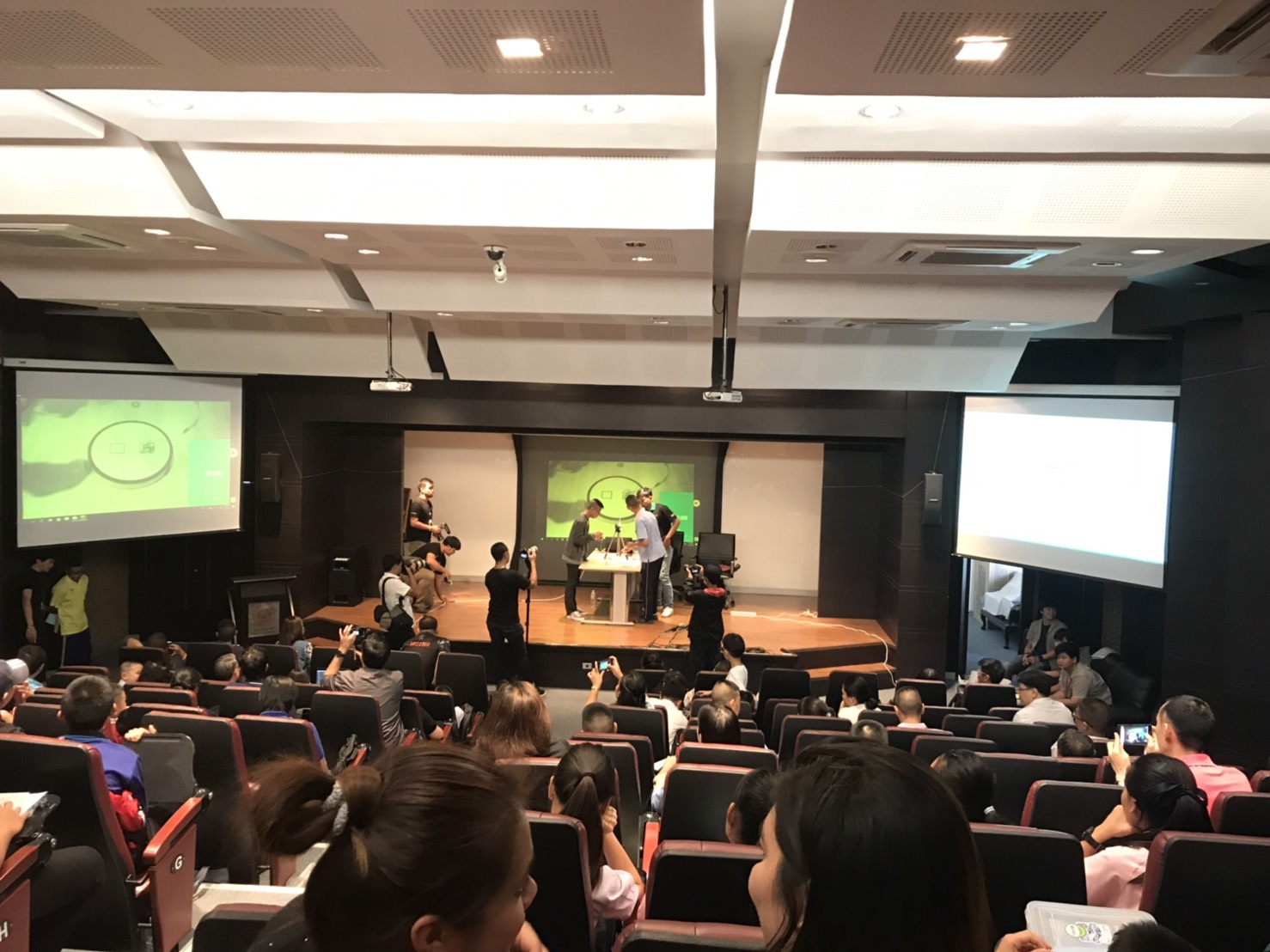 นักเรียนเอกคอมพิวเตอร์เข้าร่วมการแข่งขัน KMUTNB Micro-Mechanism Robot Contest (MRC) 2018